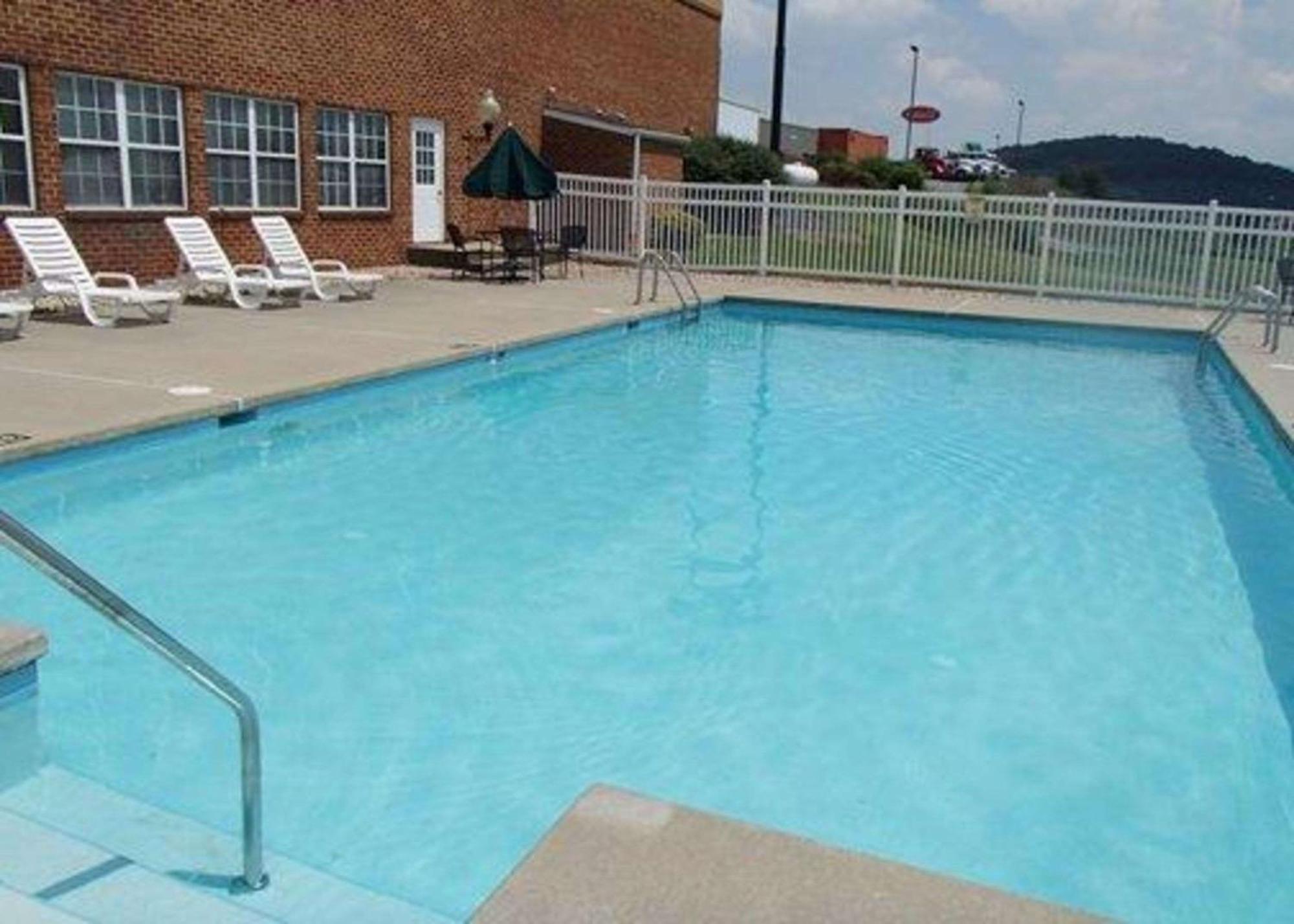 Comfort Inn & Suites Raphine - Lexington Near I-81 And I-64 Exterior foto